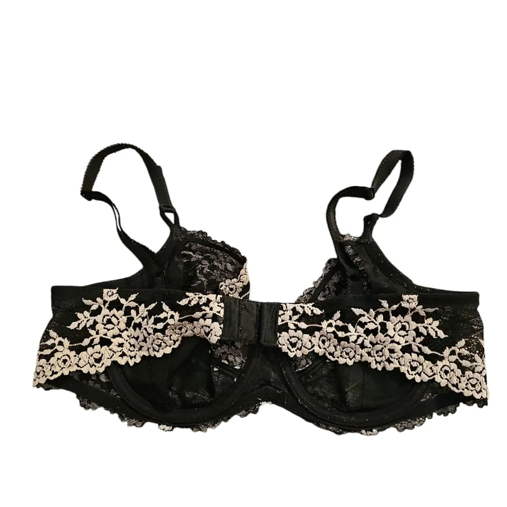 Wacoal Sz 38B Embrace Lace Underwire Bra Black White WL340